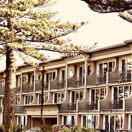 The Nautilus Hotel Napier Eksteriør billede The Surf Hotel