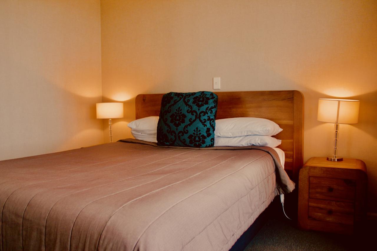 The Nautilus Hotel Napier Eksteriør billede A bedroom at the hotel